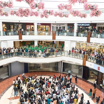Apple apre il suo nuovo store a Delhi in India
