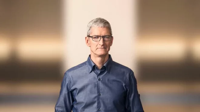 Tim Cook guadagna 41 milioni di dollari dopo aver venduto migliaia di azioni Apple