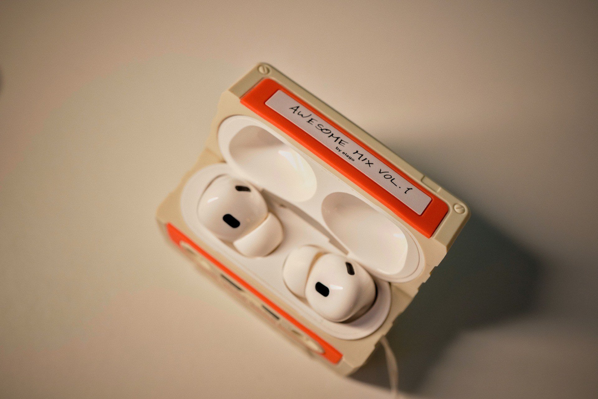 Elago AirPods Pro 2 music cassette case