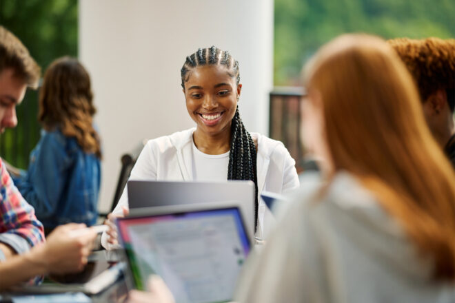 La Swift Student Challenge di Apple torna nel 2024