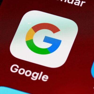 Apple svela un calo delle ricerche su Safari, Google smentisce