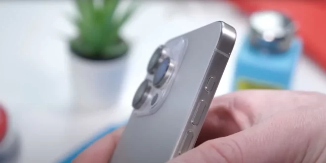 Uno sguardo ravvicinato a un falso iPhone 15 Pro Max