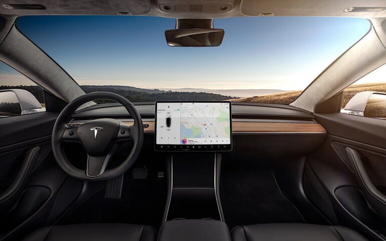 tesla o carplay