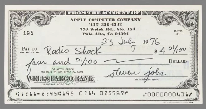 Un assegno firmato da Steve Jobs venduto a 46.000$