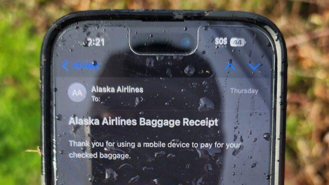 iPhone precipita dall’aereo Alaska Airlines e sopravvive!