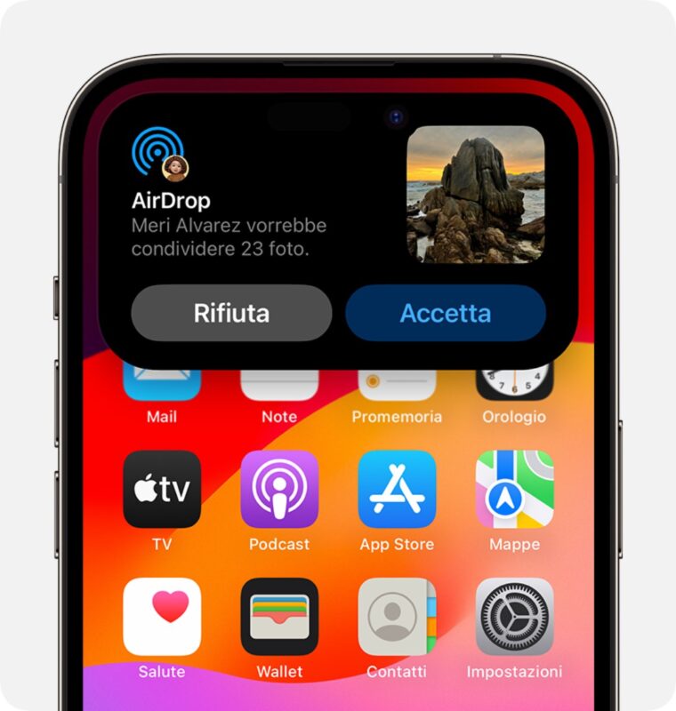 ios-17-iphone-14-pro-home-screen-airdrop-decline-accept