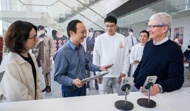 Tim Cook in Cina conferma l’impegno di Apple nel paese