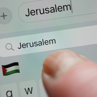 Scrivi “Gerusalemme” e compare l’emoji della bandiera palestinese, Apple ammette il bug