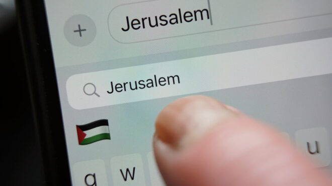 Scrivi “Gerusalemme” e compare l’emoji della bandiera palestinese, Apple ammette il bug