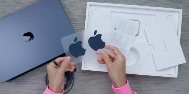 Apple dice addio agli adesivi in confezione?