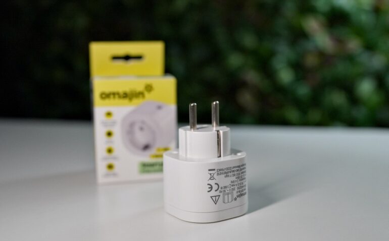 OMAJIN Smart Socket