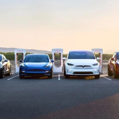 Tesla pronta a lanciare un’app per Apple Watch che trasformerà l’orologio in una chiave digitale