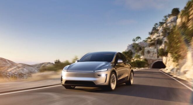 Tesla svela la nuova Model Y 2025: caratteristiche, novità e data di lancio