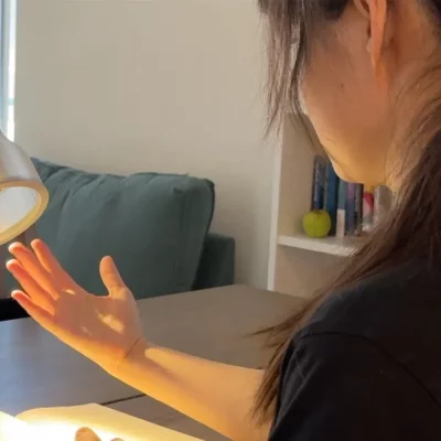 Apple sperimenta un robot-lampada con movimenti realistici: il futuro dell’assistenza domestica?