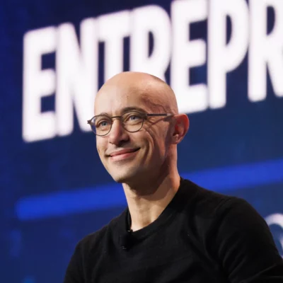 Il CEO di Shopify: niente nuove assunzioni se l’AI può fare lo stesso lavoro