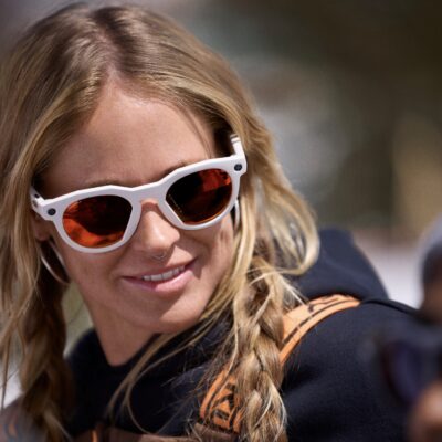 Oakley Meta Glasses: Meta rilancia gli occhiali smart con videocamera 3K e look sportivo