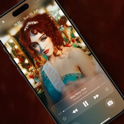 iOS 26 aprie la schermata di blocco alle copertine animate anche per Spotify (e non solo)