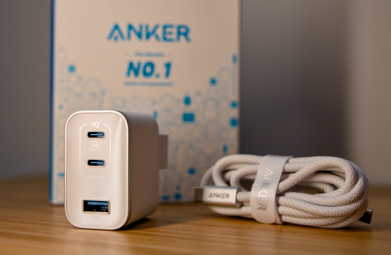 Anker 70W