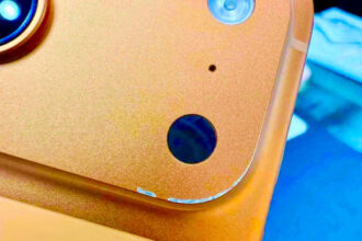 iPhone 17 Pro e iPhone Air: test di resistenza tra graffi, piegature e cadute