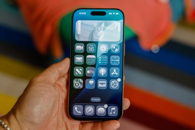 iOS 26, “Liquid Glass” e l’illusione ottica delle icone storte