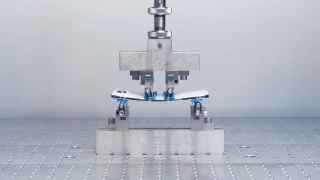 iPhone Air si piega? Ecco il test estremo