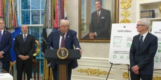 Tim Cook torna alla Casa Bianca per l’evento sull’AI di Trump