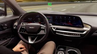 GM elimina Apple CarPlay da tutte le auto future, anche quelle a benzina