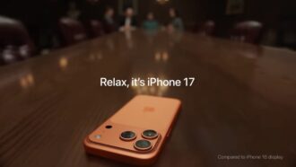Apple sfida i graffi: nuovo spot per iPhone 17 e il vetro super resistente