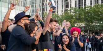 Apple chiude un trimestre storico: oltre 2,5 miliardi di dispositivi attivi e non solo