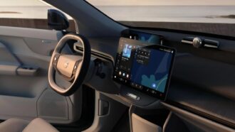 Volvo EX60 unisce Apple Music e CarPlay: ecco come cambia l’esperienza in auto