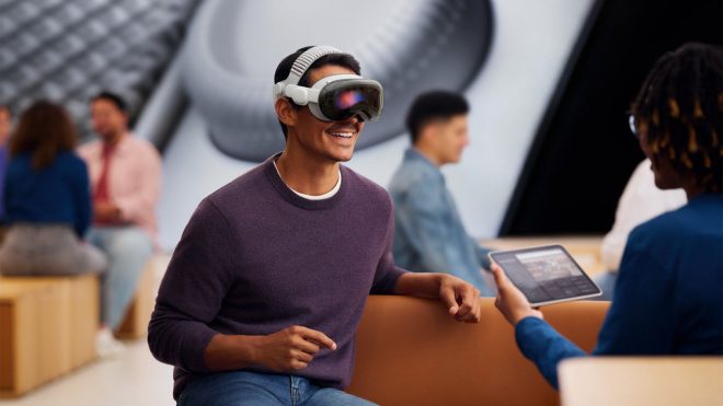Apple posticipa (di parecchio) il lancio del nuovo Vision Pro