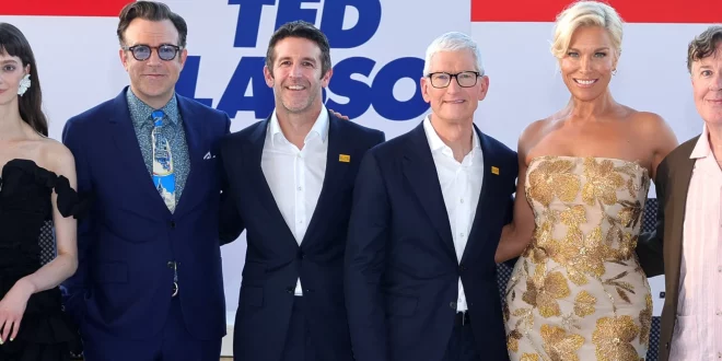 Tim Cook e John Ternus parlano del passaggio di consegne in Apple