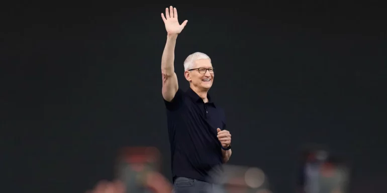 tim cook addio