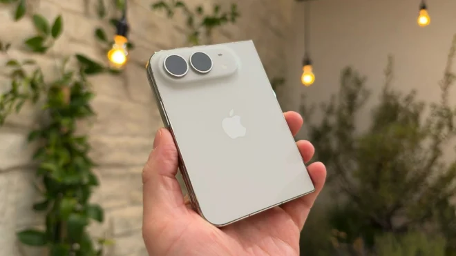 iPhone Duo, le prime recensioni sorprendono: ecco cosa piace e cosa no