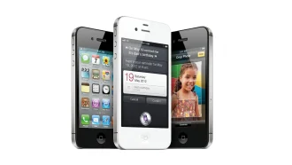 iPhone 4S compie 15 anni: fu l’iPhone che ci insegnò a parlare con Siri
